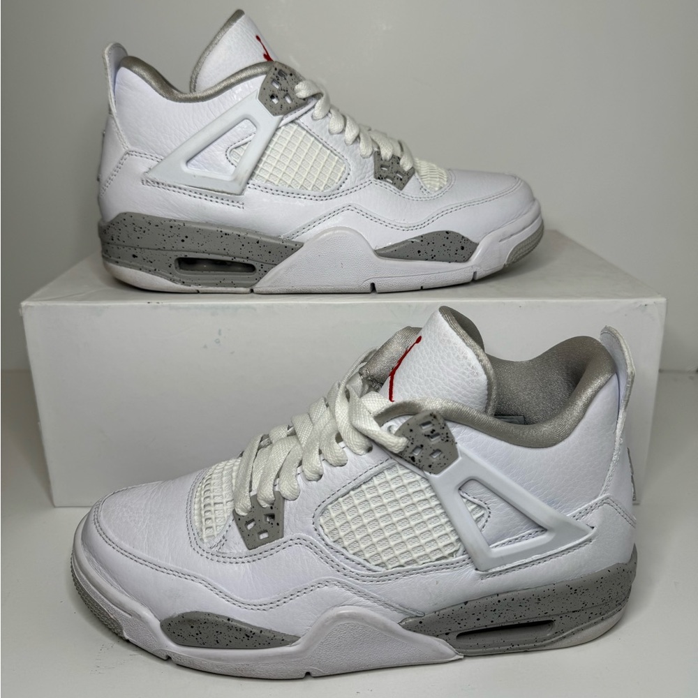 Jordan Men's Athletic Shoes White Gray with Red Jumpman